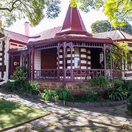 Melvin Residence Guest House Pretoria-Noord Esterno foto