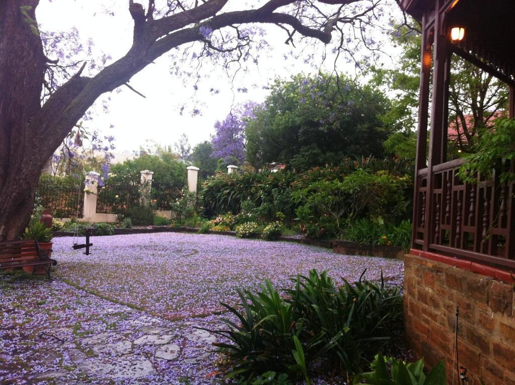 Melvin Residence Guest House Pretoria-Noord Esterno foto