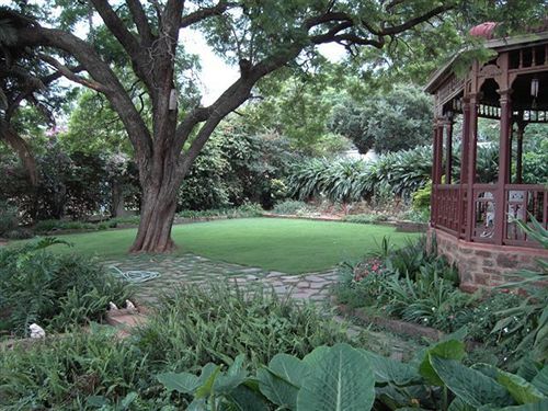 Melvin Residence Guest House Pretoria-Noord Esterno foto