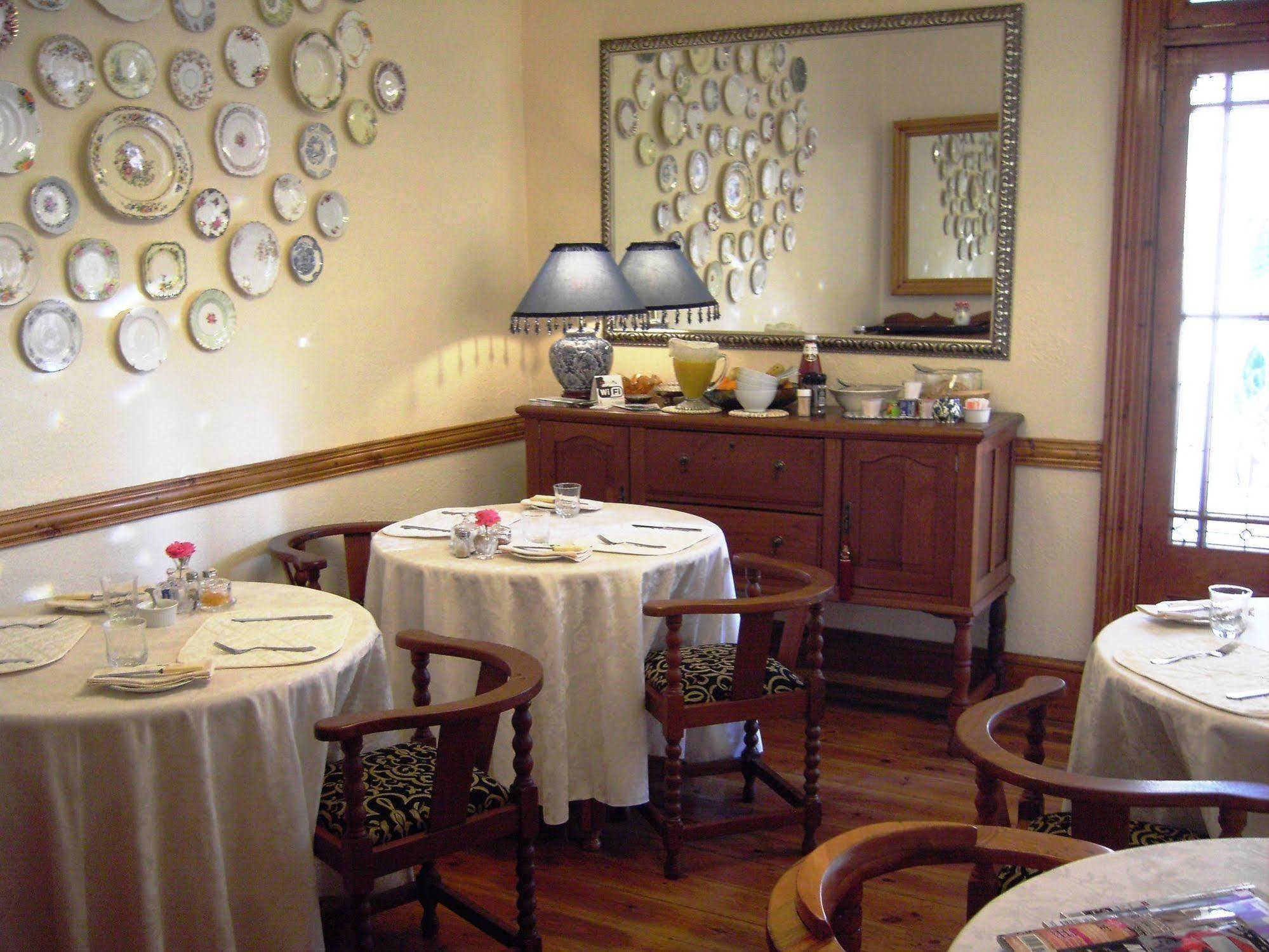 Melvin Residence Guest House Pretoria-Noord Esterno foto