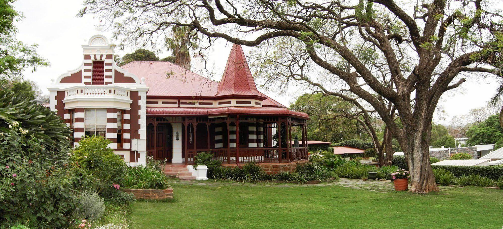 Melvin Residence Guest House Pretoria-Noord Esterno foto